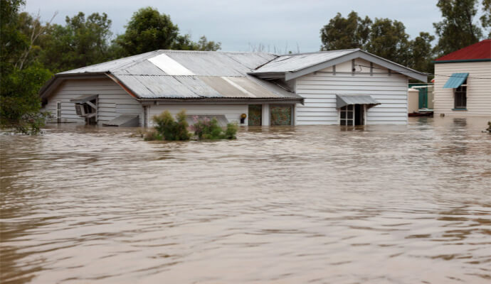 A Quick Guide on How to Deal with Flood Damage
