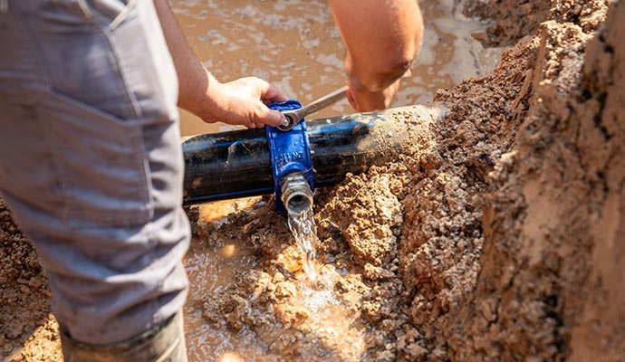 Water pipe repairing Water pipe repairing